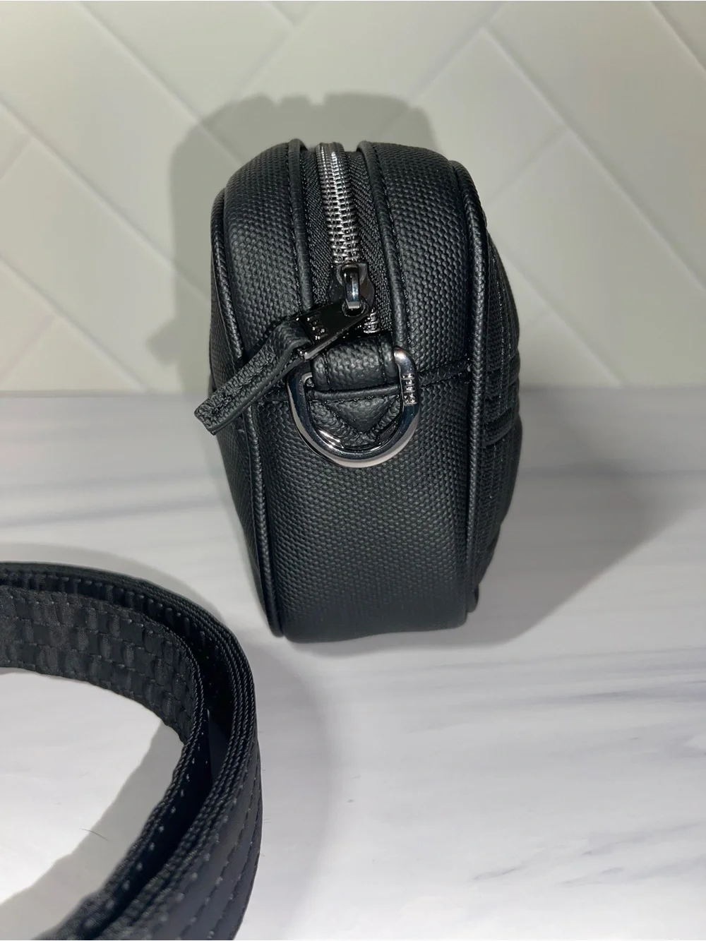 Lug Mingle Matte Luxe VL compact crossbody - black - excellent condition!